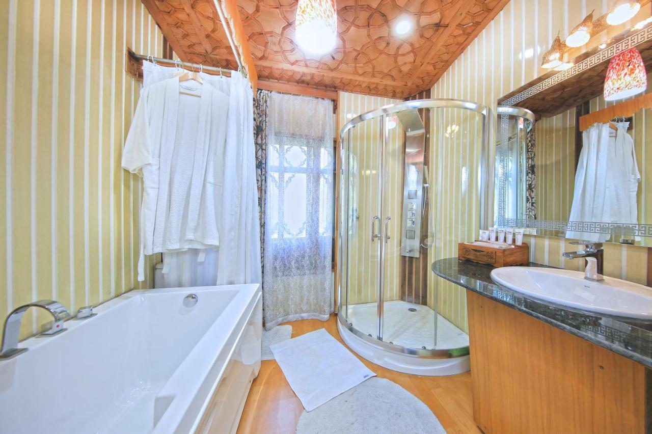 Kolu Group Of Houseboats Hotel Srīnagar Kültér fotó